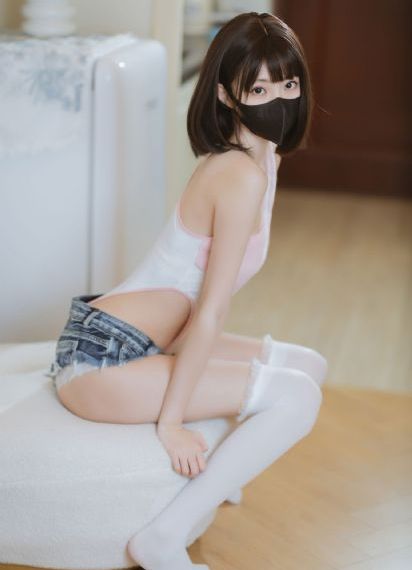 欧美学生双肩包_无删减在线播放