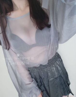 美女被男人撕衣舔胸_1080P手机在线看