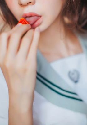 欧美大摆半身裙_4K免费在线播放